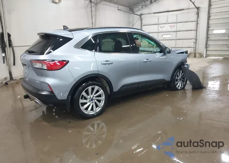 2022 Ford Escape Titanium из США, поврежденный, VIN 1FMCU9J90NUB65688